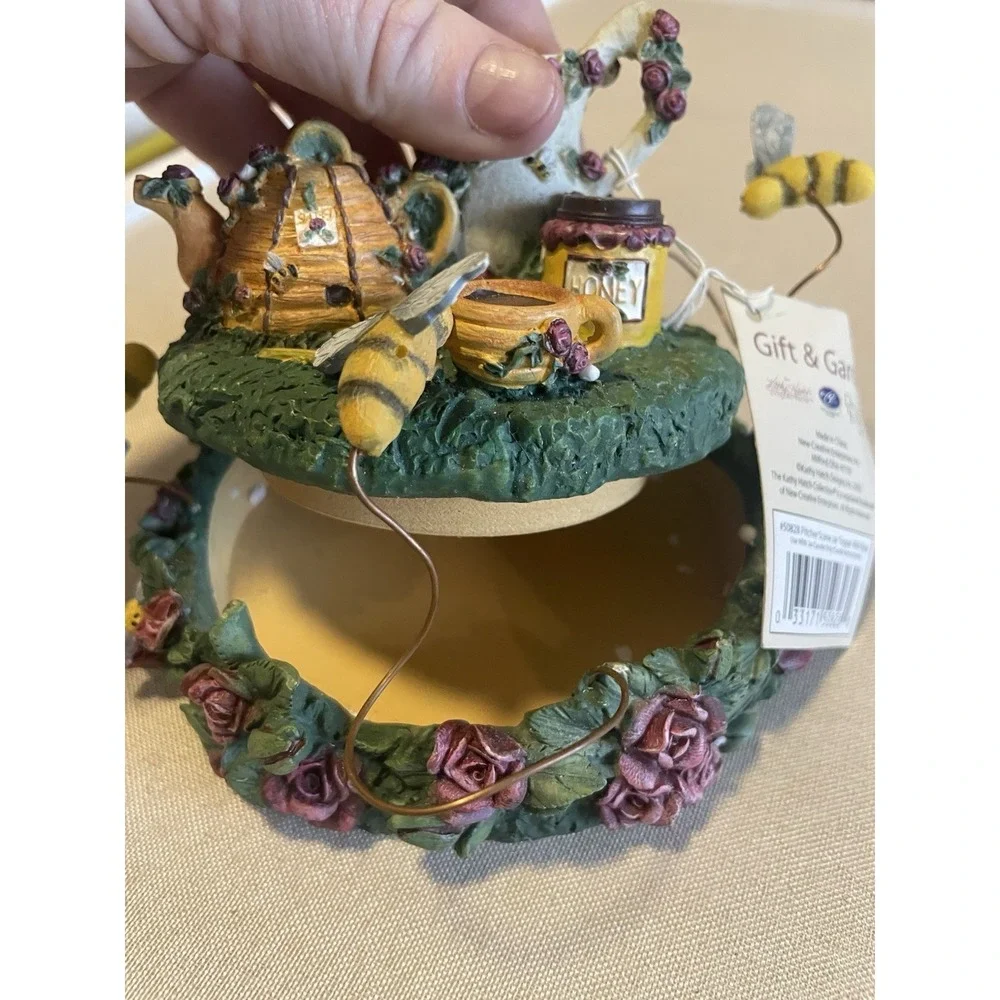 Kathy Hatch‎ Cottagecore Flying Bees Honey Jar Topper w/ Base Cute! Flowers